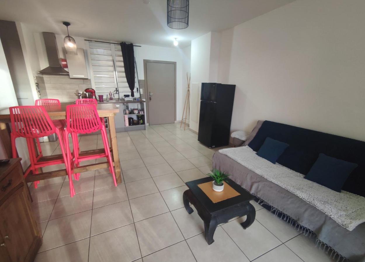 圣勒Location Saisonniere Meublee F2 St Leu Face Ocean A 1 Min Plage公寓 外观 照片